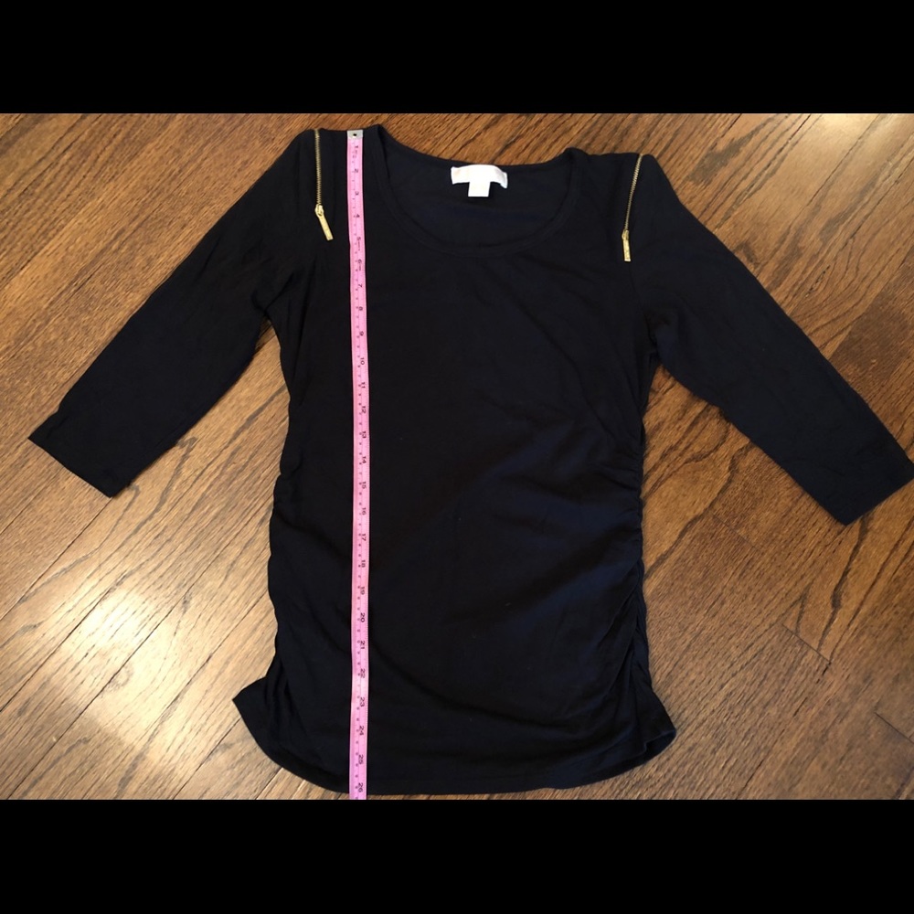 ❤️3/$20❤️Michael Kors Black Long-Sleeved Top.
